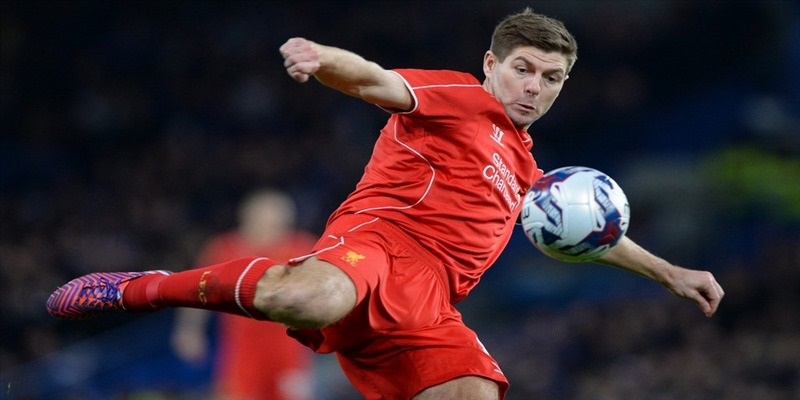 CM trong đá bóng Steven Gerrard